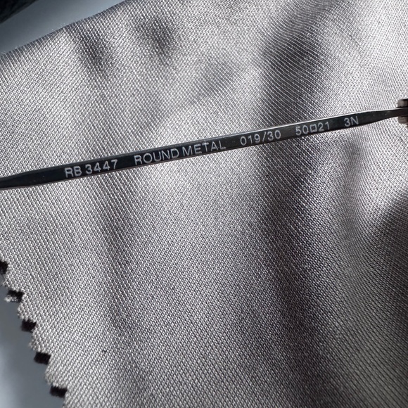 Ray-Ban Silver Round Sunglasses - Picture 3 of 4